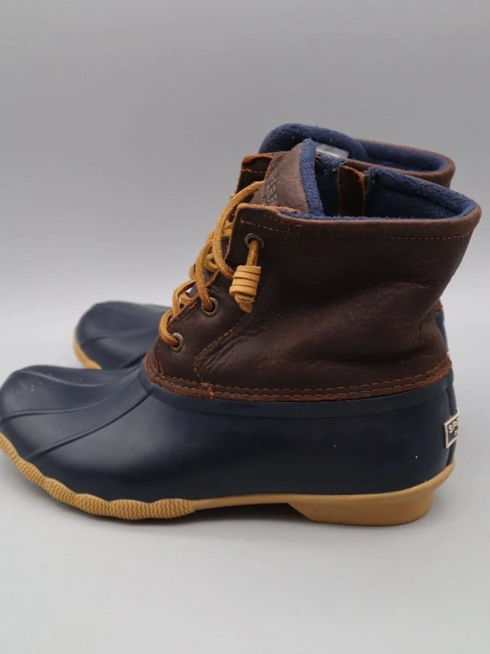 Sperry item saltwater
